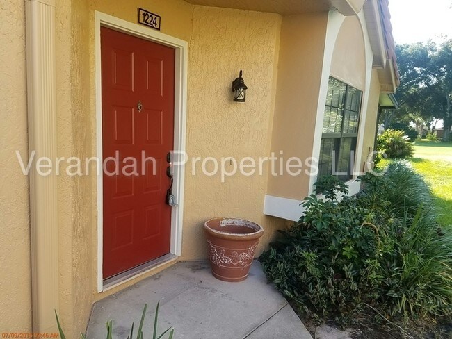 Building Photo - 1224 N Fairway Dr