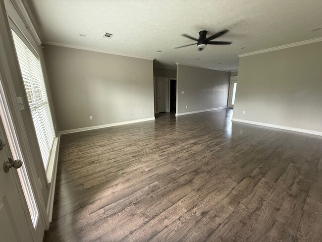Building Photo - 1220 Andrews Dr