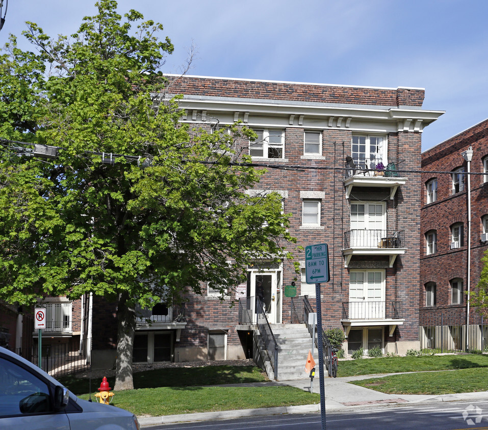 Building Photo - Downing