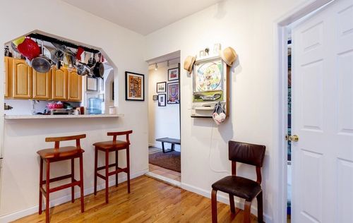 Foto del edificio - 332 W 21st St