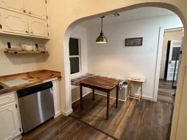 Foto del edificio - 826 J St NW
