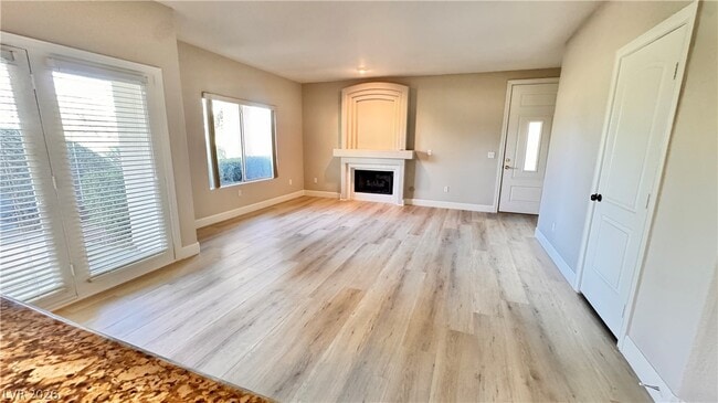Building Photo - 7605 Rolling View Dr