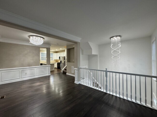Foto del edificio - Gorgeous 4 Bed 3 Bath Brick Townhome In Amenity-Rich Riverside Station