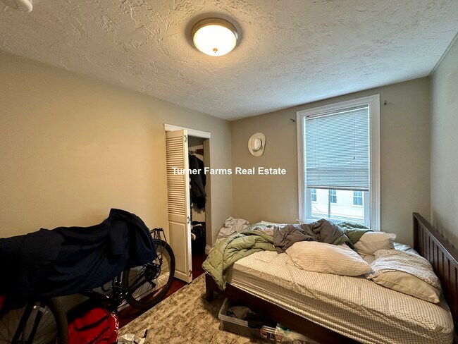Building Photo - 145 L St