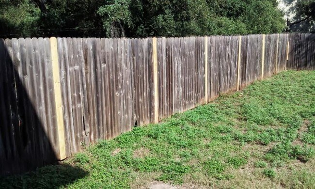 Foto del edificio - 2400 Riddle Rd