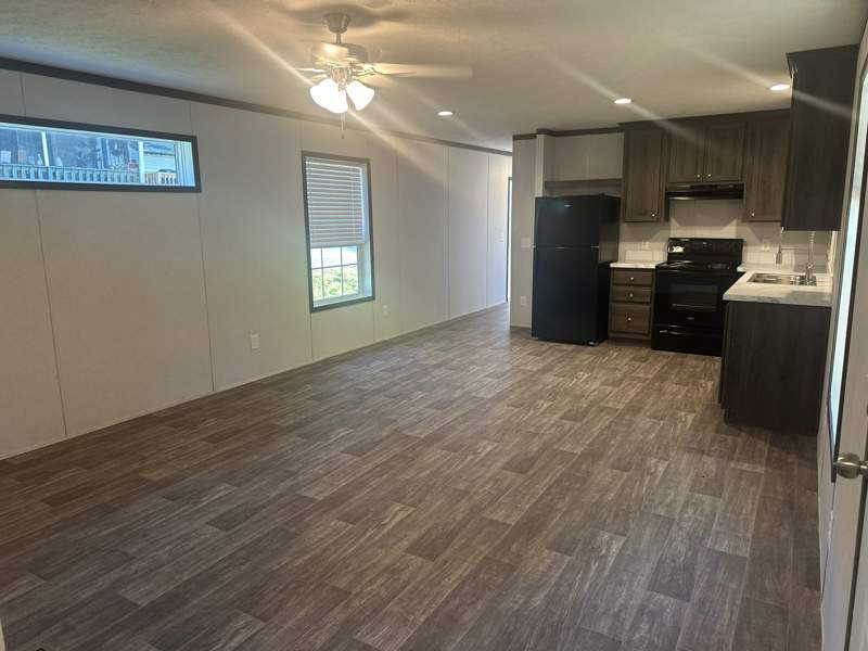 Foto del edificio - 43 Pine Path Ln