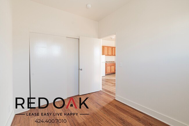 Foto del edificio - 537 S Kenmore Ave