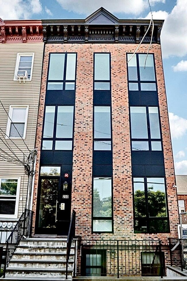 Building Photo - 250 Van Horne St