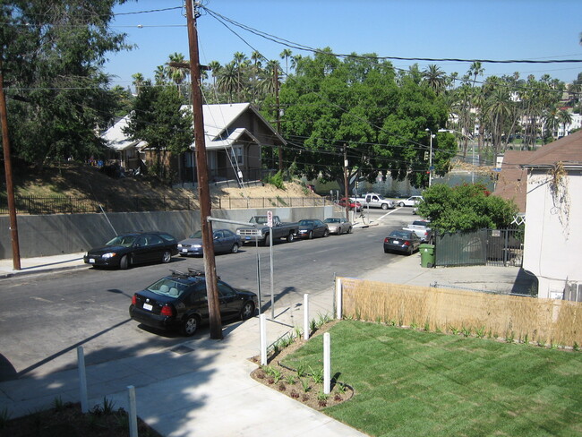 Foto del edificio - 1816 Santa Ynez St