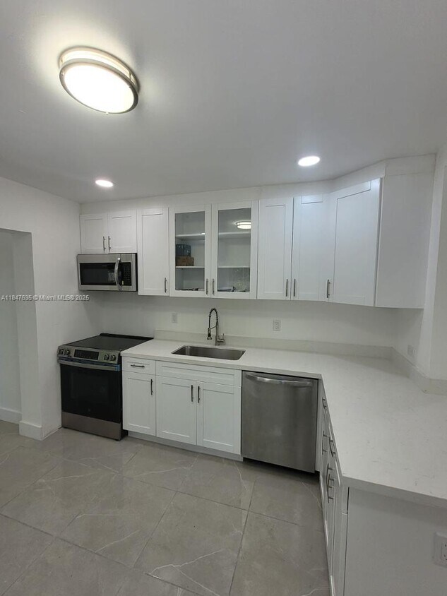 Foto principal - 2823 Polk St