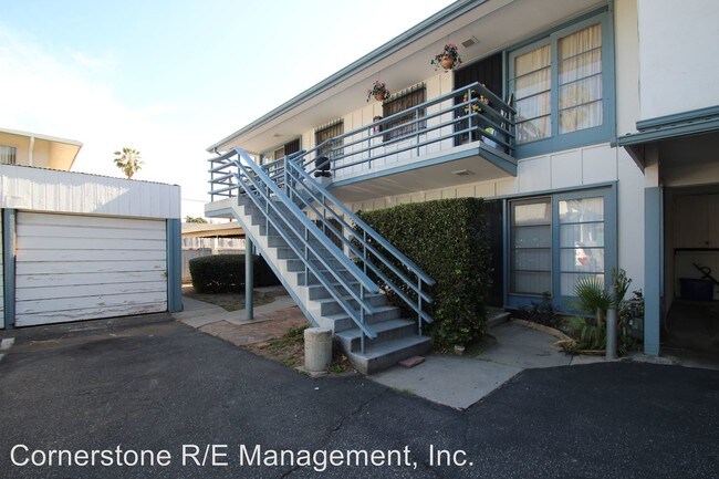 Building Photo - 427 N Los Robles Ave