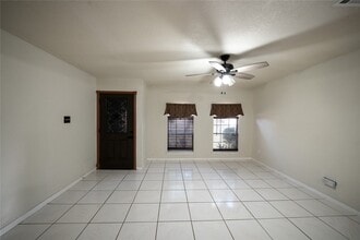 Building Photo - 3343 Bandell Dr