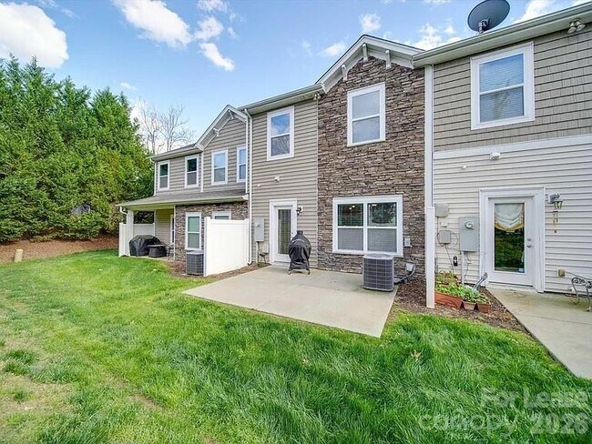 Foto del edificio - 5657 Tipperlinn Way