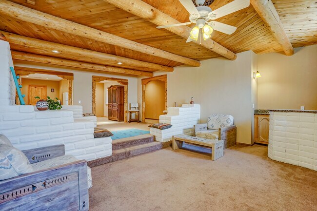 Southwestern accents - 2308 Headingly Ave NW