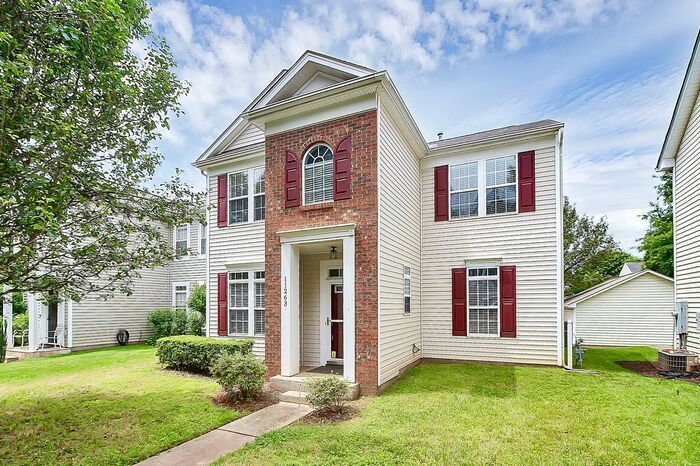 Foto principal - Lovely 3BD/2.5BA in Desirable Heritage Gre...