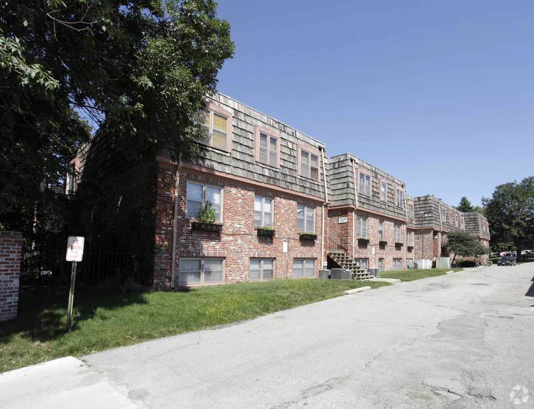 Building Photo - Oak Ridge Apartments