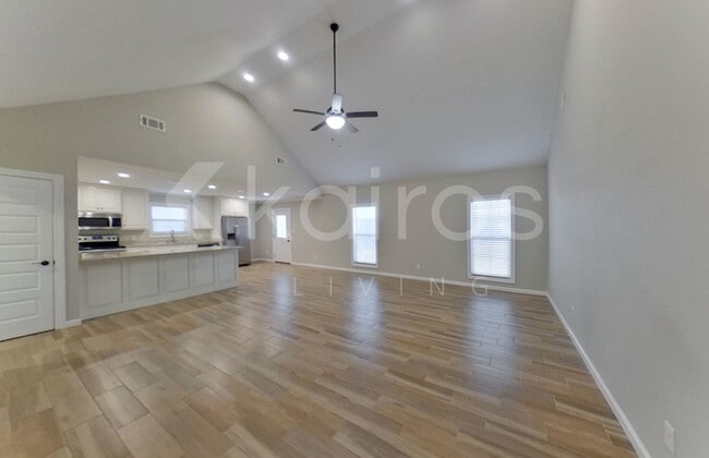 Foto del edificio - 102 White Water Ln