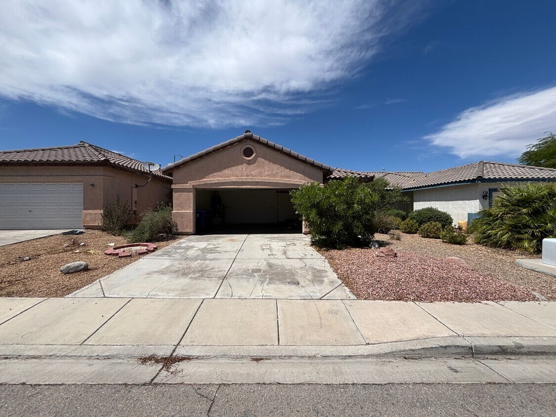 Foto del edificio - Beautiful 3Bed/2Bath Single Story Home loc...