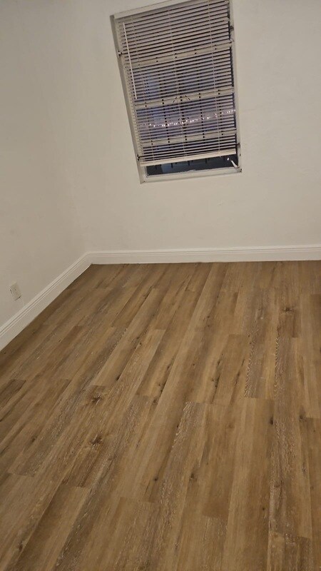 Foto del edificio - 1152 W 22nd St