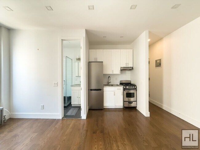 Foto del edificio - EASTERN PARKWAY / Spacious 1-Bedroom 1-Bat...