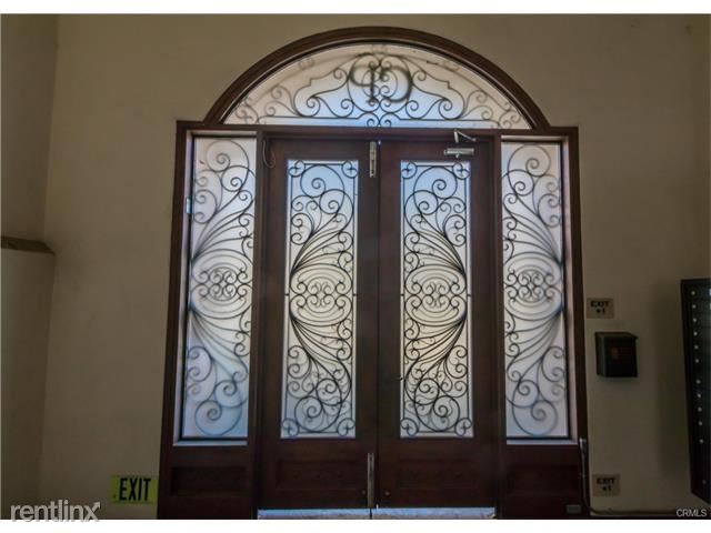 Foto del edificio - 4551 Coldwater Canyon Ave