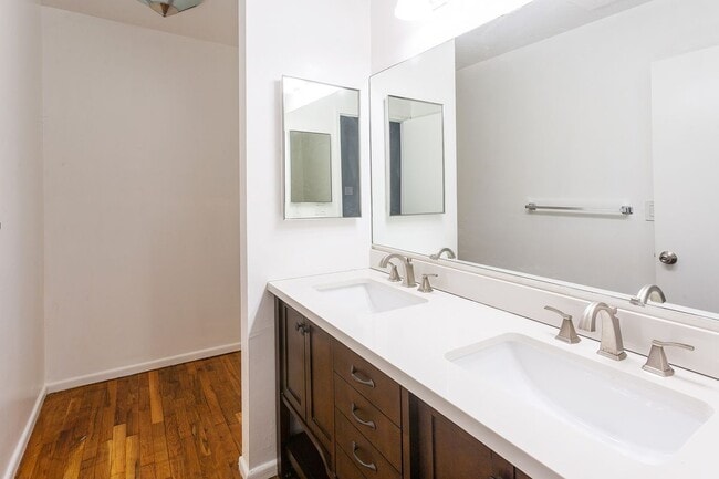 Building Photo - King sided bedroom with tons of closets available