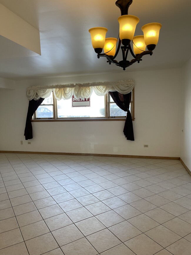 LIVING ROOM - 2136 N 74th Ct