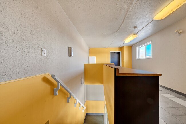 Photo du bâtiment - 10415 99 Ave