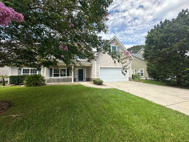 Foto del edificio - Spacious Four-Bedroom Home with a Bonus Room in Lawton Station!