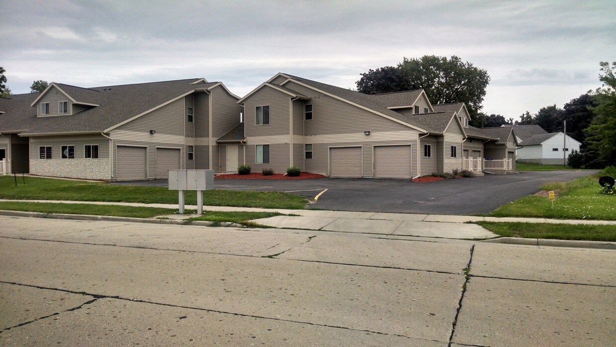 315 Jackson St Apartments Beaver Dam, WI