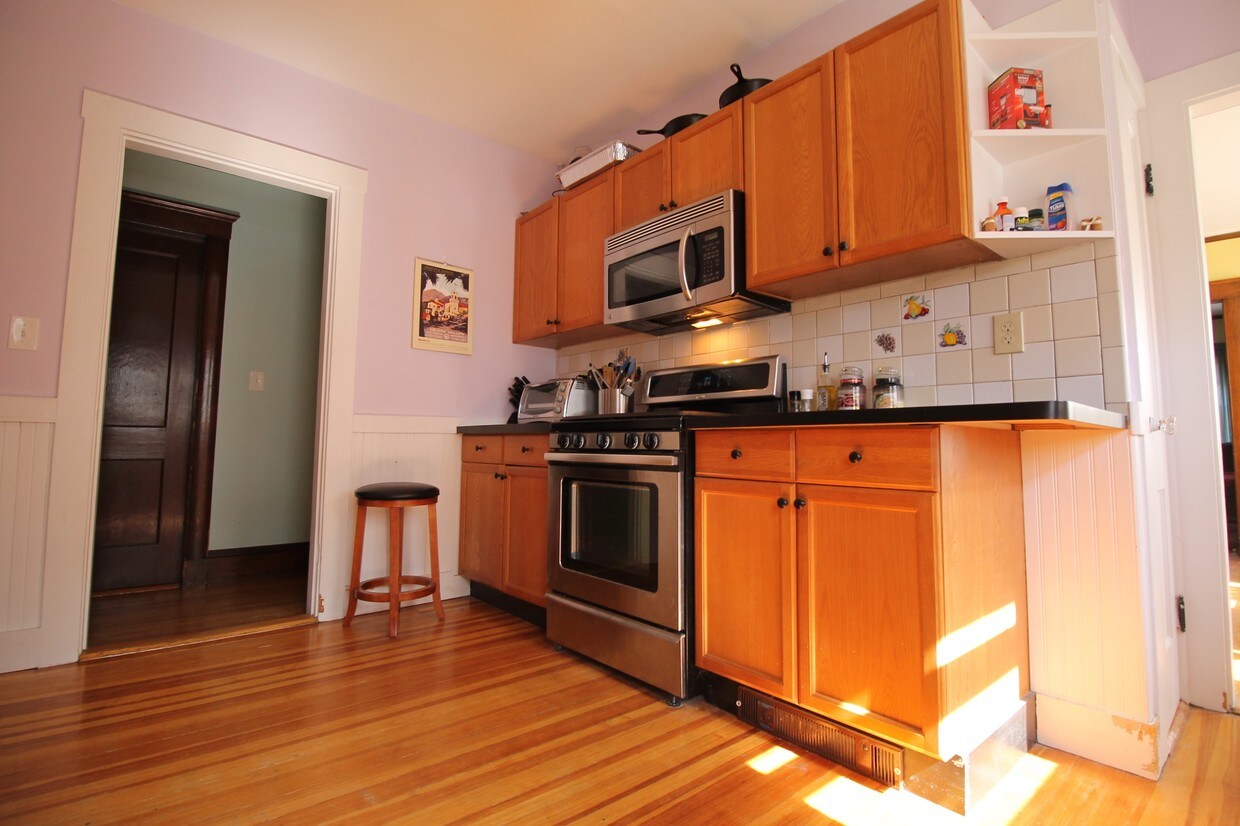 Primary Photo - 20 Turner St