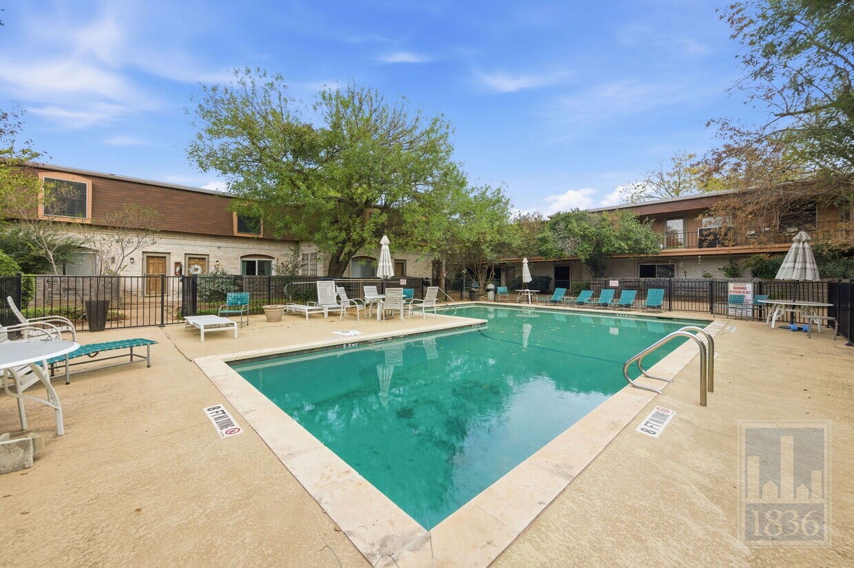 Foto principal - 7801 Shoal Creek Blvd