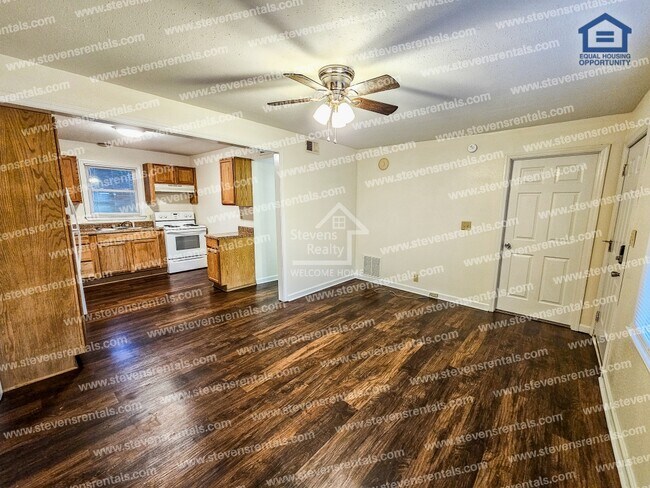 Building Photo - 500 Skyline Dr
