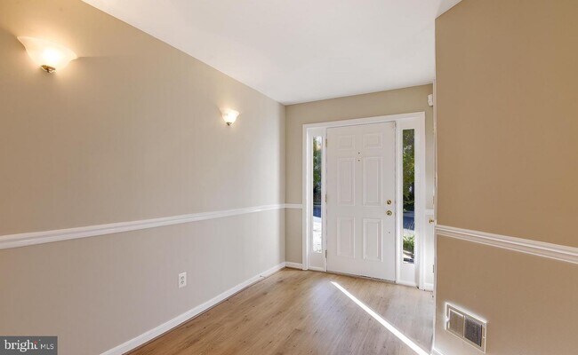 Foto del edificio - 8355 Jovin Cir