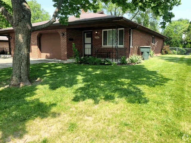 Building Photo - 4764 Moreland Dr W
