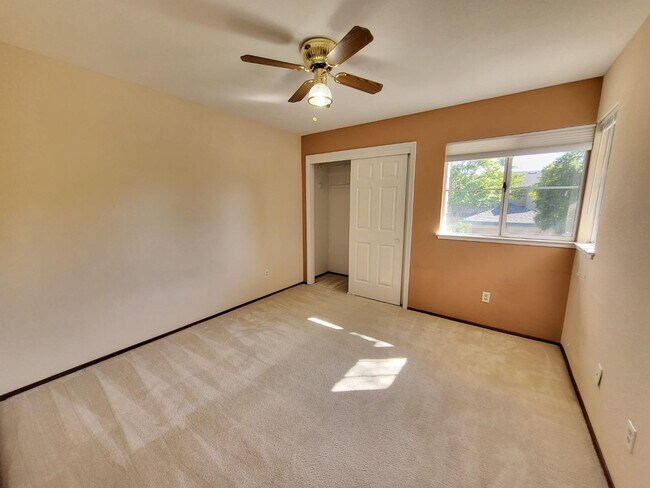 Building Photo - 1512 Fairway Green Cir