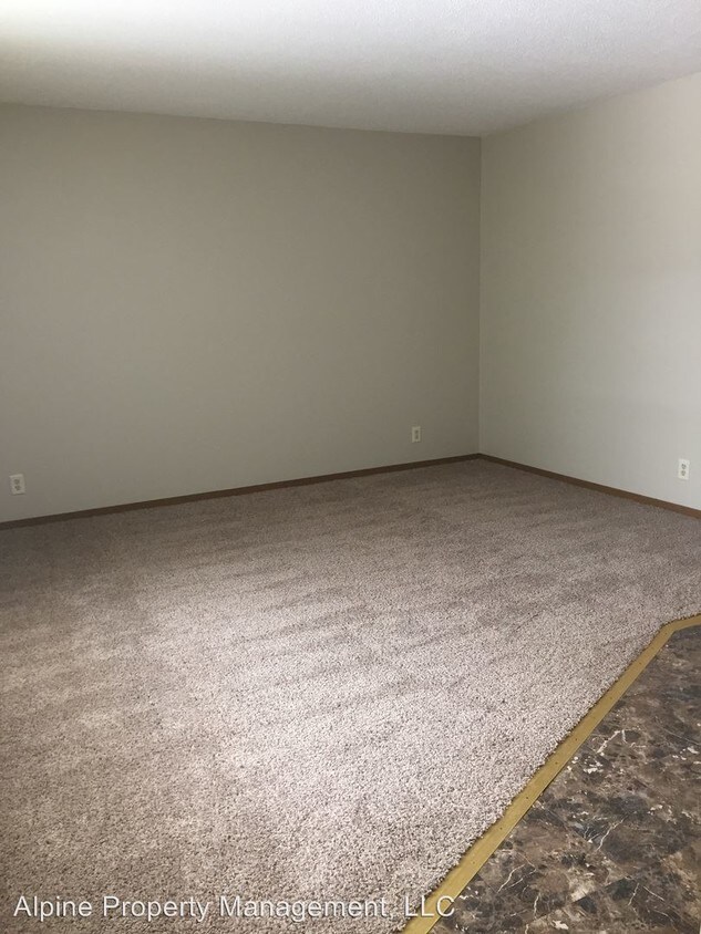 3808 S Hawthorne Ave Unit 8, Sioux Falls, SD 57105 Condo for Rent in