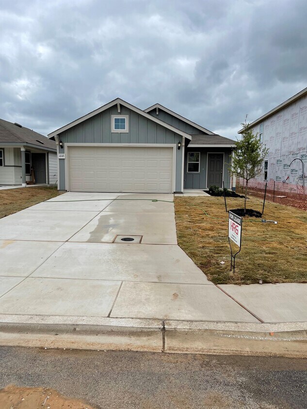 Foto principal - 4146 Lily Glade Ln