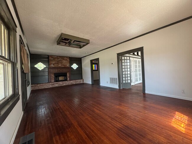 Foto del edificio - 707 W 5th St