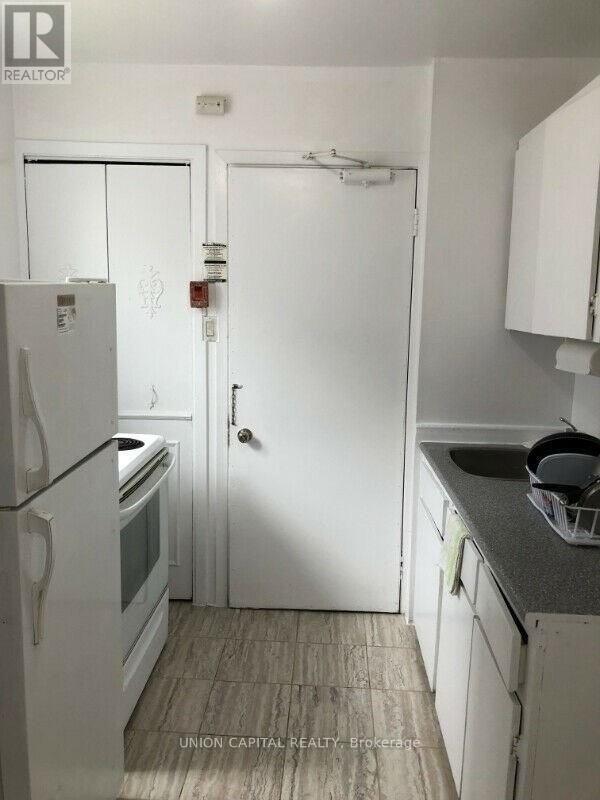 Building Photo - 2015 Davenport Rd