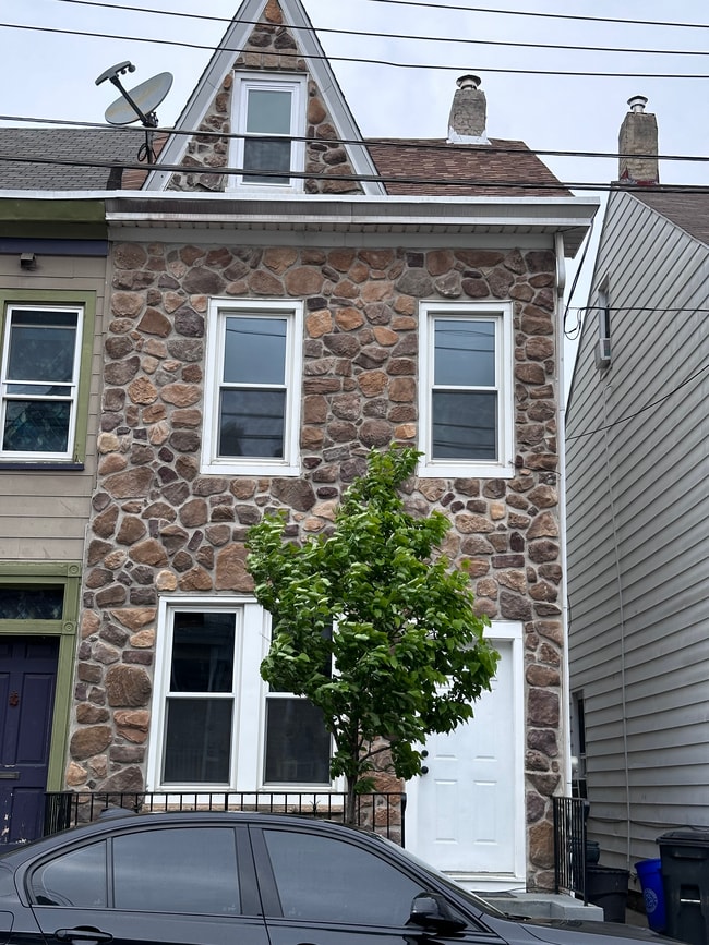 Building Photo - 939 Lehigh St