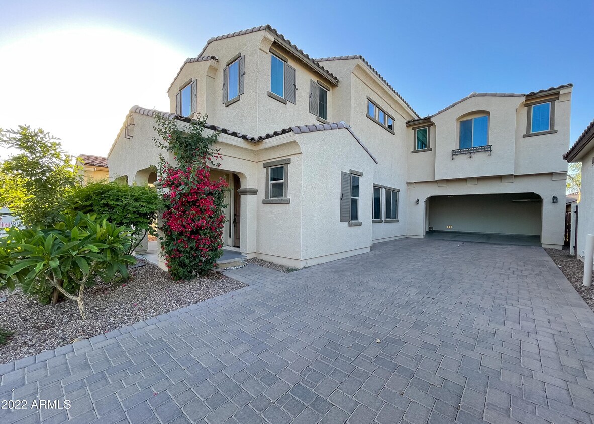 Foto principal - 2902 E Ebony Dr