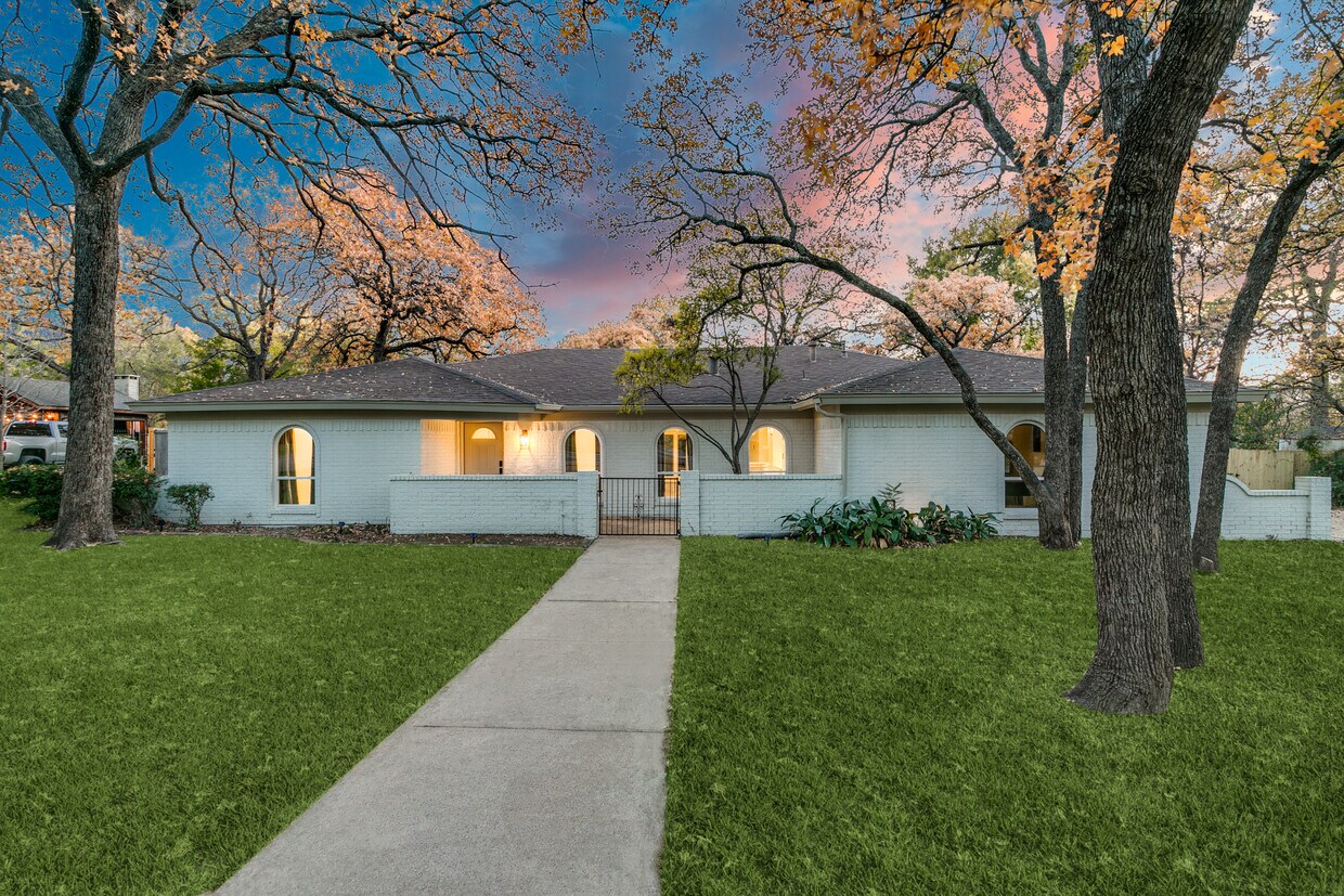 Primary Photo - 1709 Avalon Dr