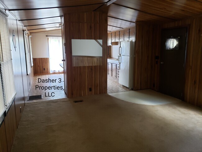 Building Photo - 462 Mapleleaf Cir