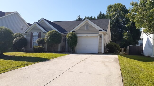Building Photo - 11619 Larix Dr