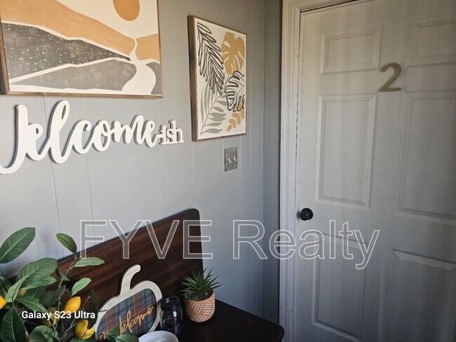 Foto del edificio - 2403 Howard St