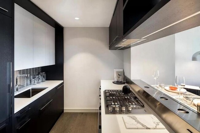 Building Photo - 1 bedroom in New York NY 10002
