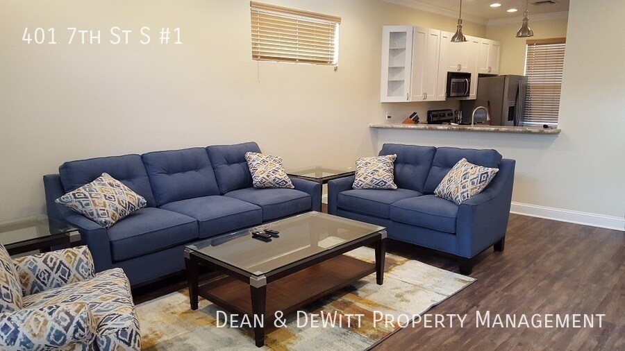 Foto principal - 401 7th St S