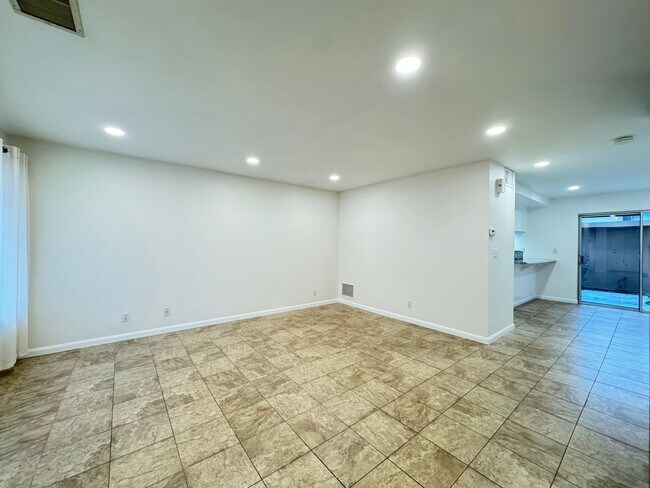 Photo - 1975 Olmo Way Townhome