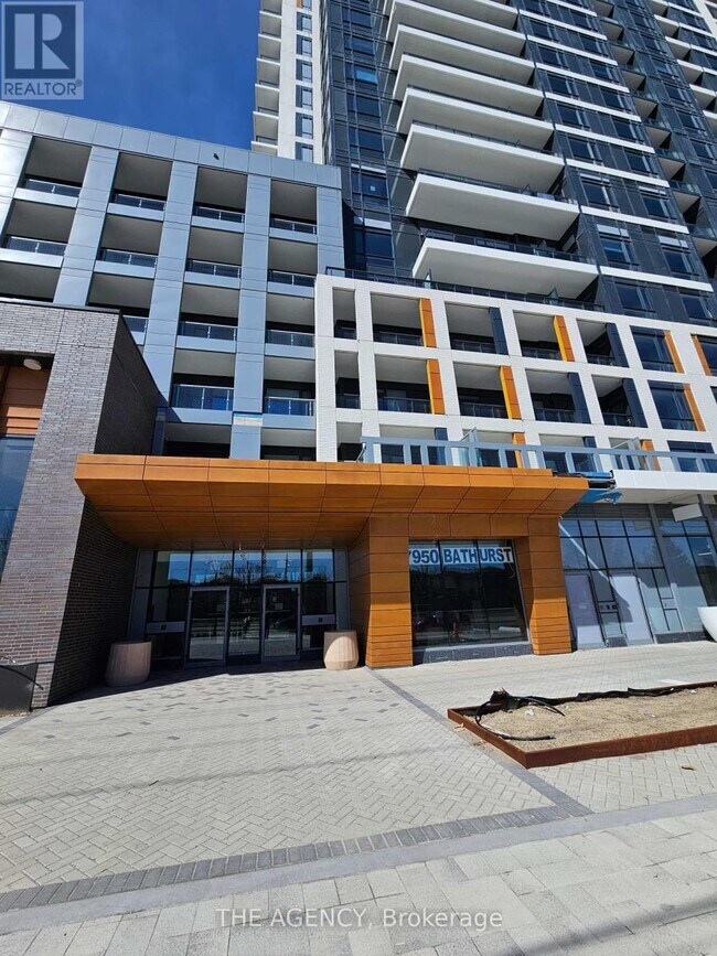 Building Photo - 7950-7950 Bathurst St